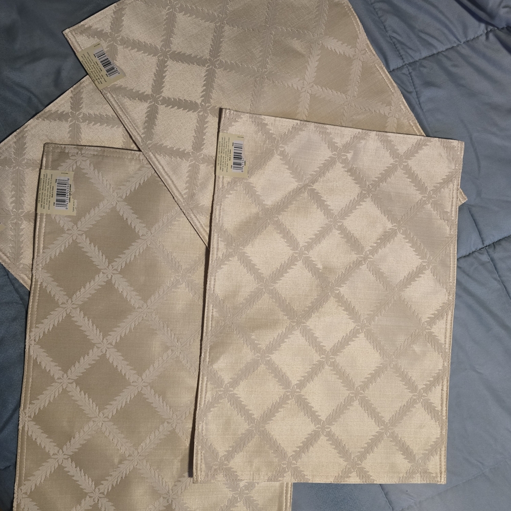 Set Of 4 Cream Patterned Elegant Lenox Laurel Leaf Placemats & Matching Napkins - Picture 14 of 16